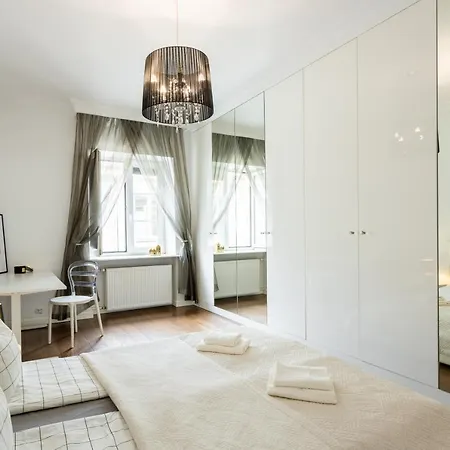 Golden - Stylish And Luxury - Podwale